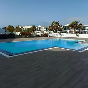 https://white-suite-deluxe.in-canary-islands.com